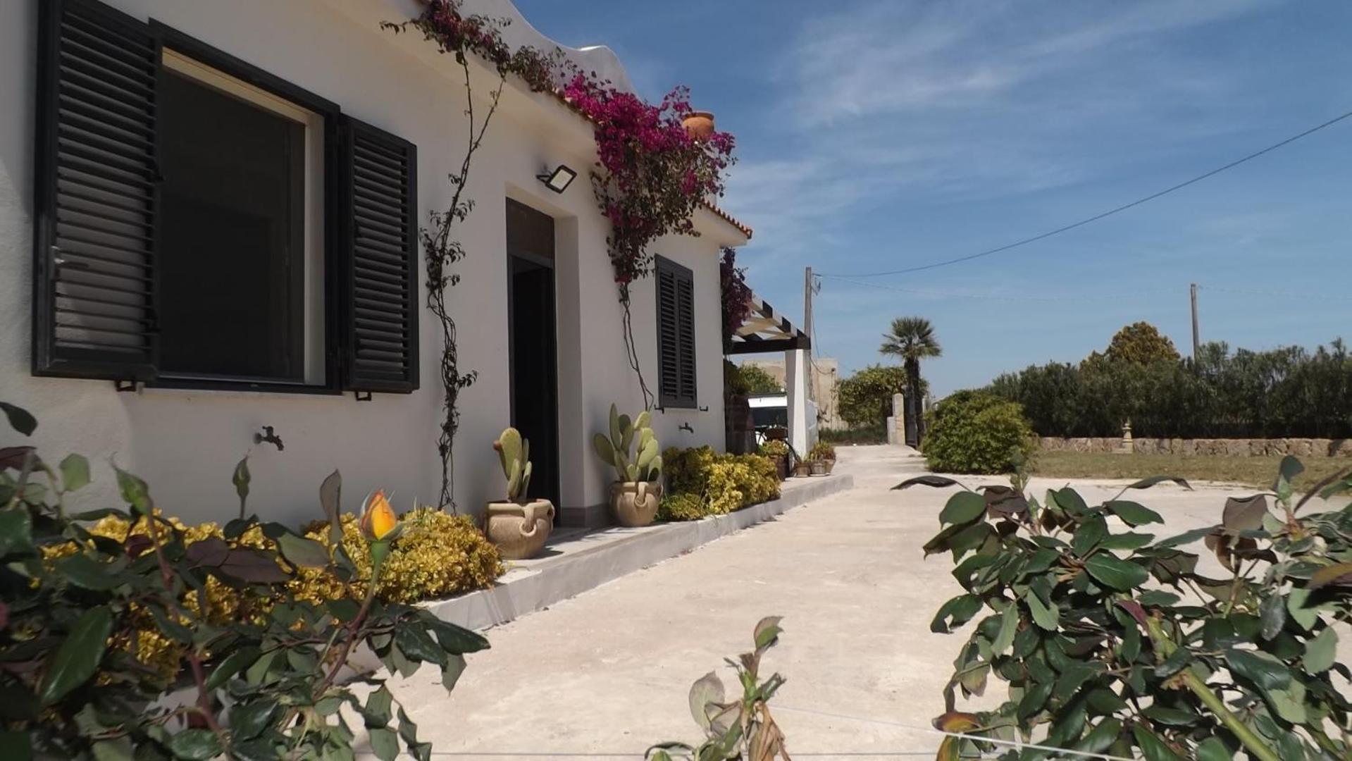 Beb Nonno Baffo Bed & Breakfast Avola Luaran gambar